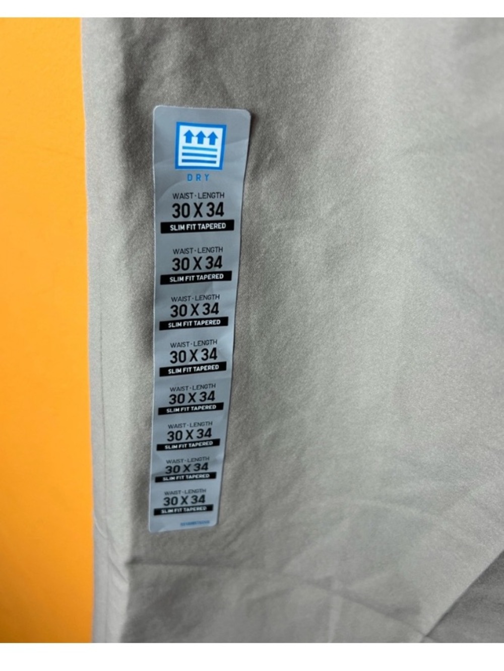 New w/Tags Uniqlo Men's Chinos in Light Tan - Picture 4 of 7